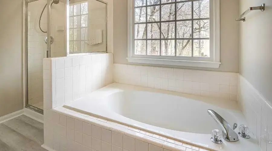 03.7 - benefits of bathtub reglazing