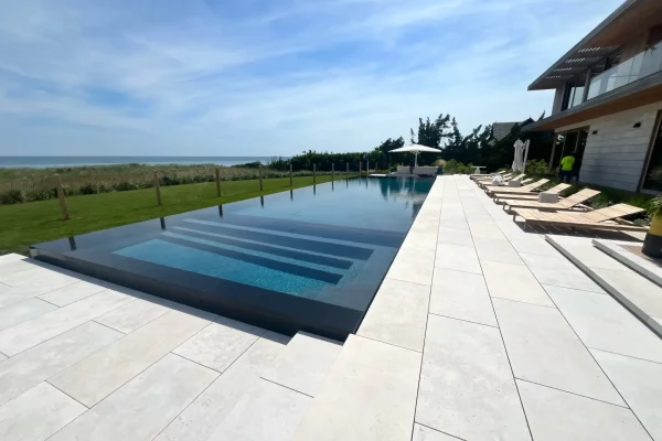 weekly pool cleaning service in southampton ny