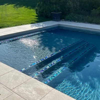 pool-entry-steps-closeup
