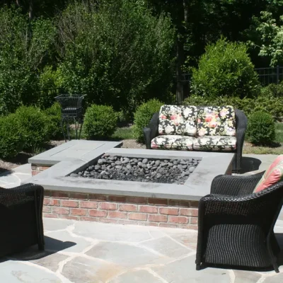 stone-fire-pit-with-patio-seating